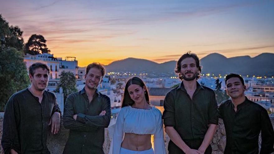 El grupo de Ibiza Faith Converters lleva un viaje musical de dos siglos a Sa Caleta