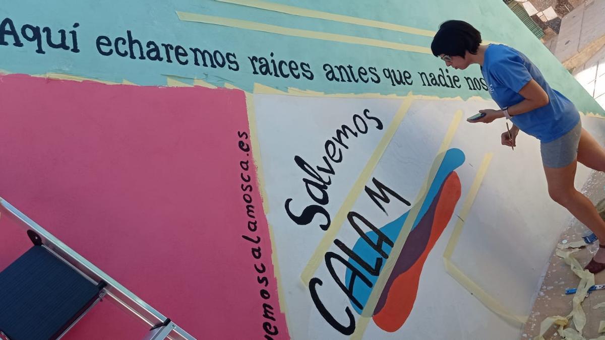 Mural realizado por la Asociación Salvemos Cala Mosca