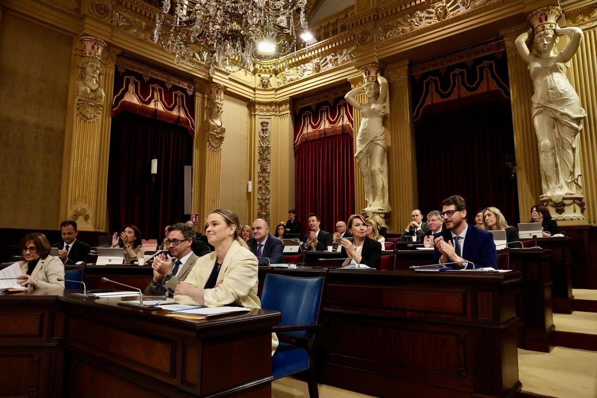 Marga Prohens, en el Parlament.