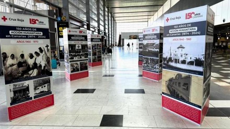Los aeropuertos canarios acogen la exposición de Cruz Roja por su 150 aniversario