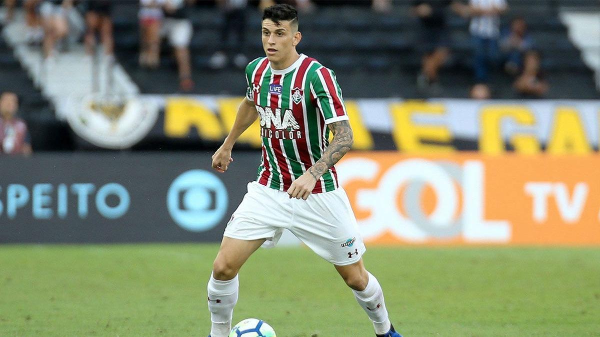 Por acciones como estas en el Fluminense Roger Ibañez Da Silva está jugando en el Calcio