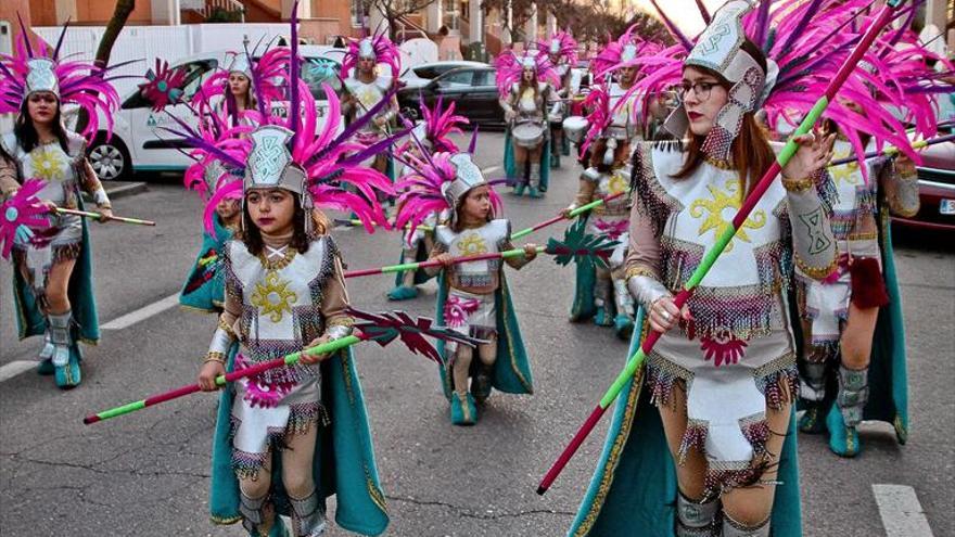 desfile DE CARNAVAL para los vecinos de LA CAÑADA