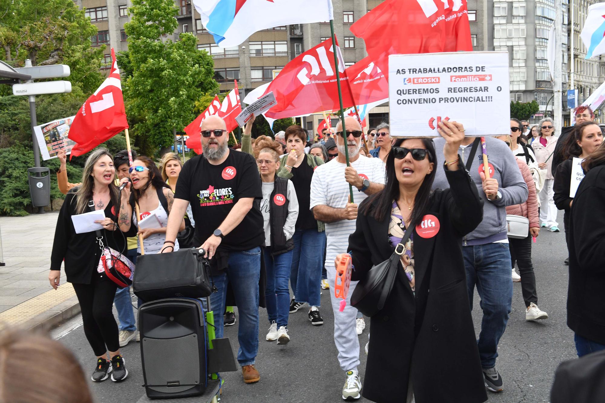 Manifestación de trabajadores de Eroski - Familia en el Obelisco