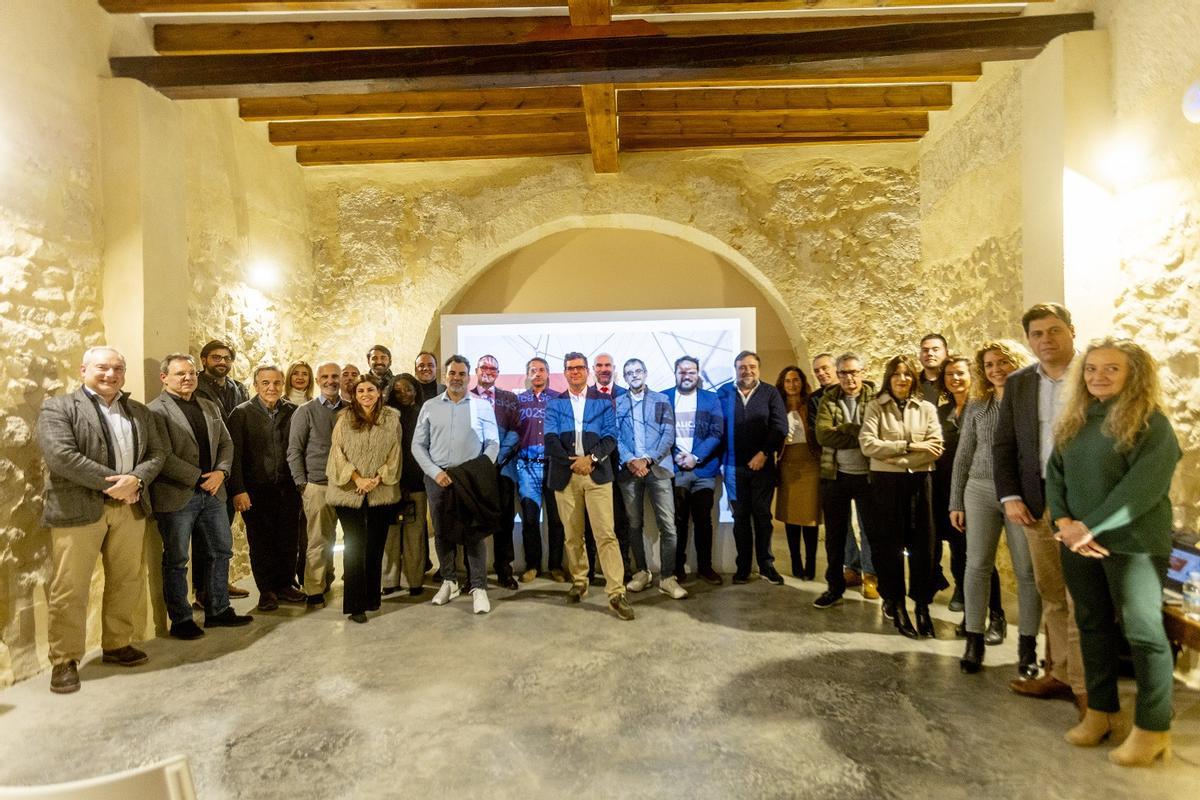 Foto de familia al finalizar la asamblea de AlicanTec.