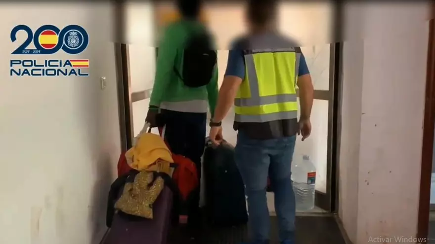 Así fue el desalojo del hostal ilegal de Parque Roma