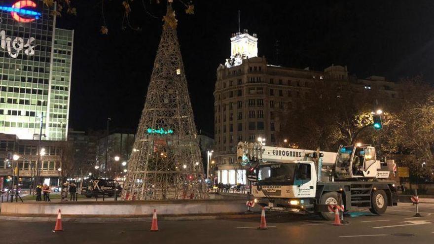 El árbol de Navidad de Paraíso se desmonta 20 días después