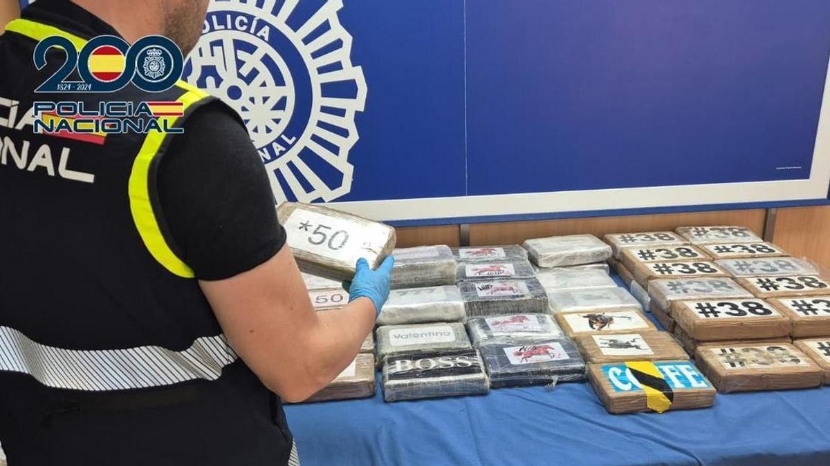 La Policía Nacional interviene 80 kilogramos de cocaína en València.