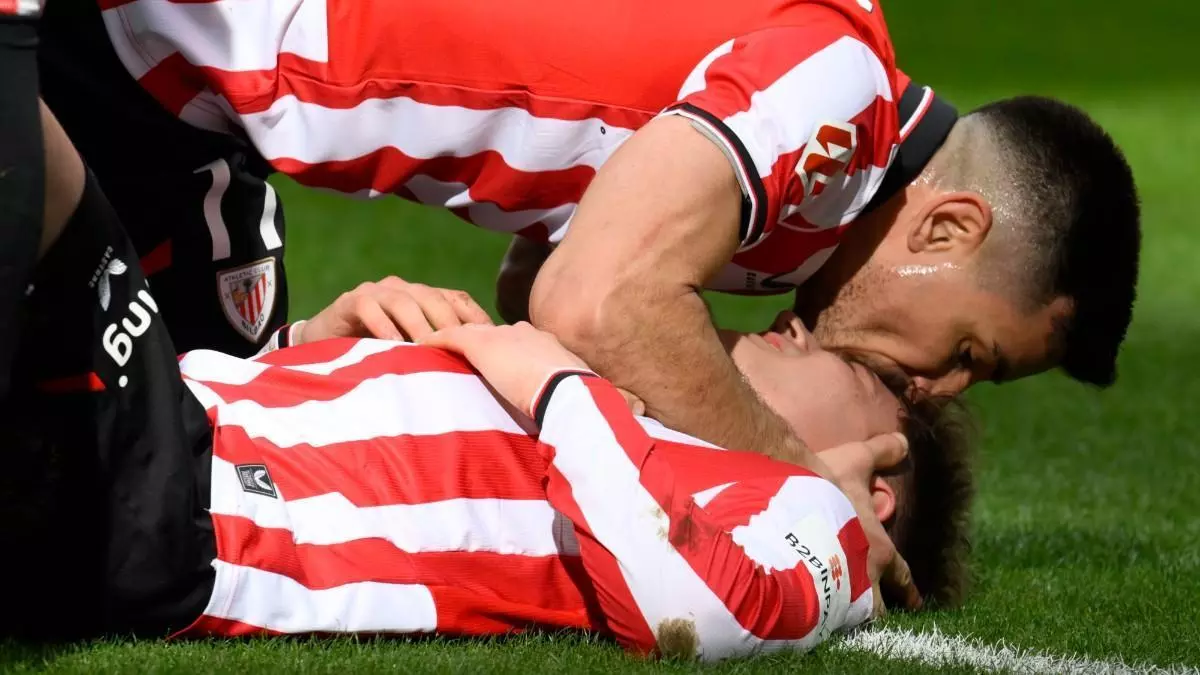 ¡Menudo golazo para empatar el partido! La espectacular diana de Jauregizar desde fuera del área