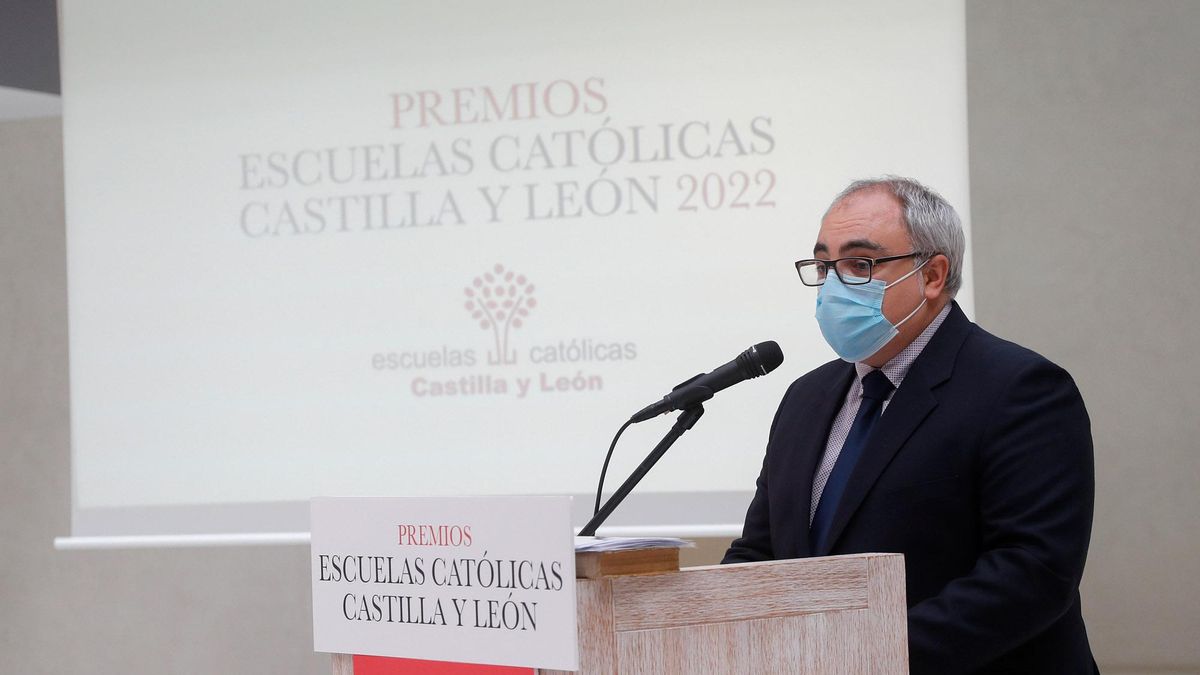 El director pedagógico del colegio San Vicente de Paúl, en los premios.