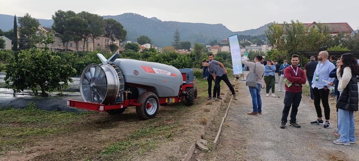 La Mula 1250, vehículo autónomo eléctrico multifuncional para la agricultura, presentado ayer en el Foro Datagri.