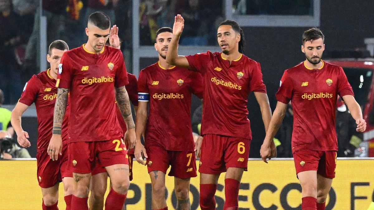 Los jugadores de la Roma después de un gol ante el Lecce