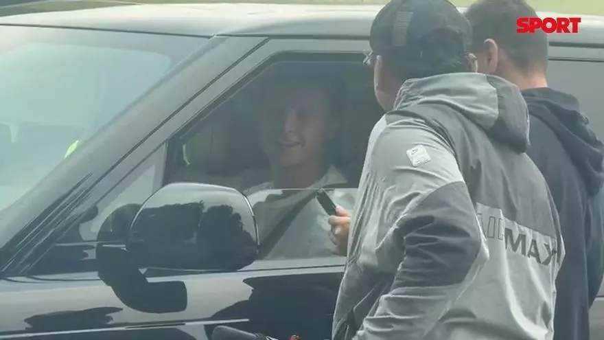 Frenkie de Jong completa su primer entrenamiento tras la lesión