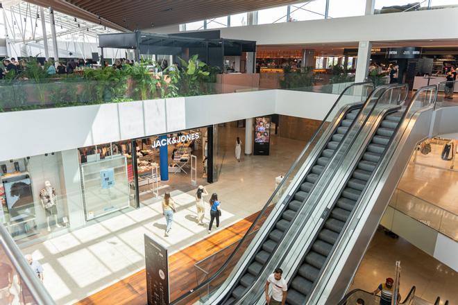 ¿Quins centres comercials (i en quins horaris) obren demà, Dijous Sant, a Barcelona i a la resta de Catalunya?