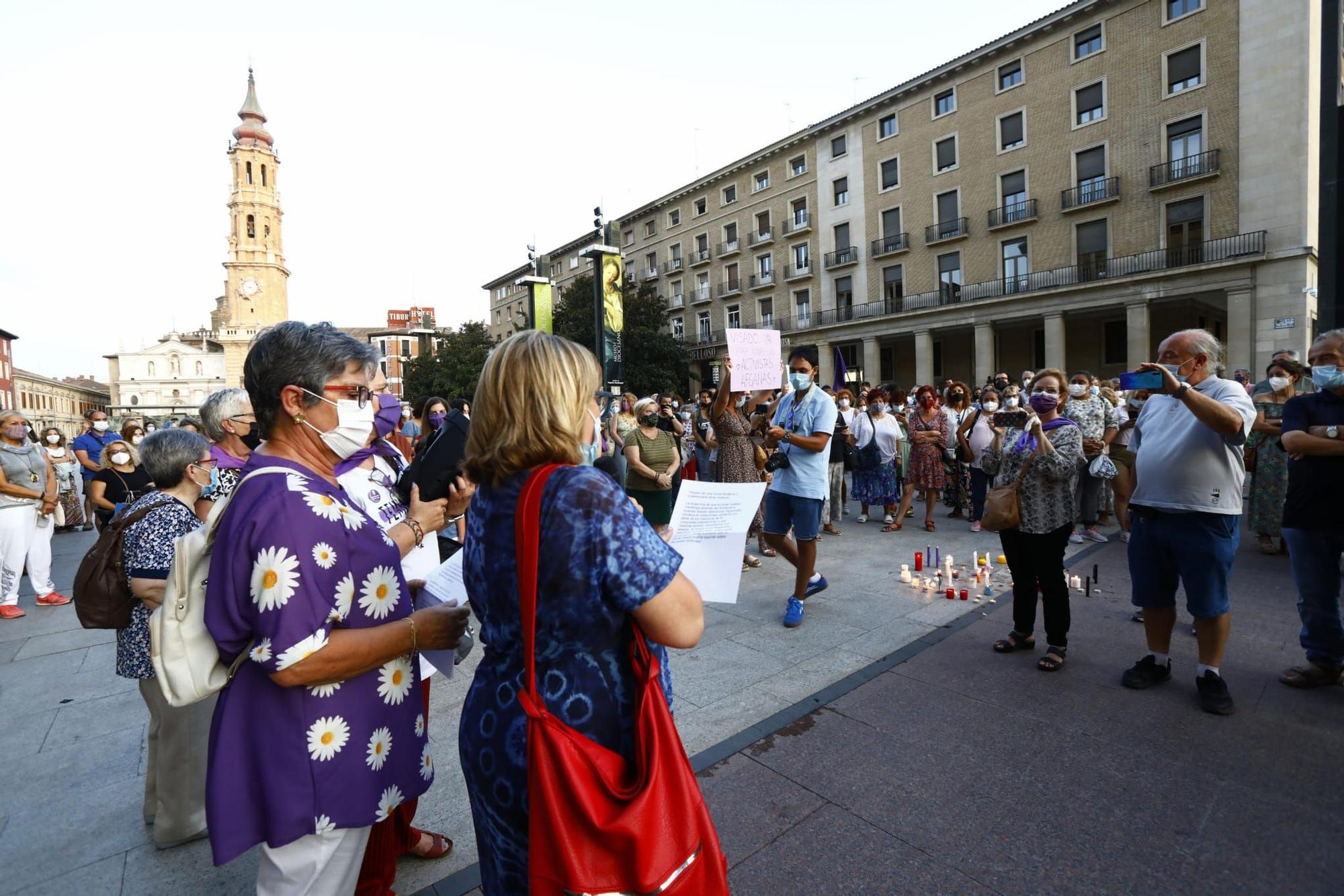 Una concentración en Zaragoza clama por las niñas y mujeres ante el peligro talibán