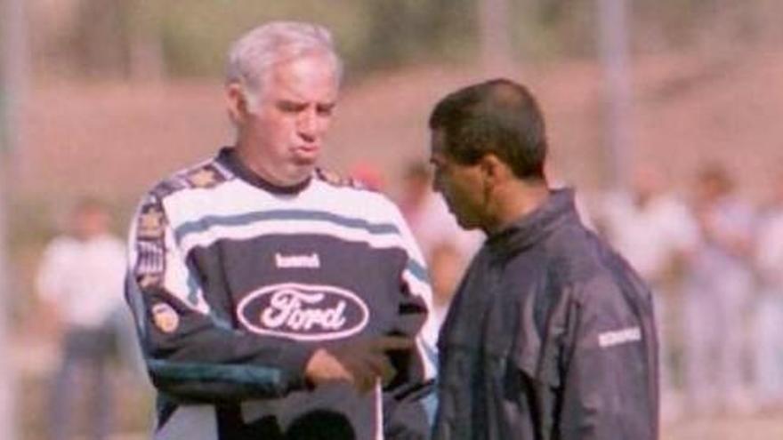 Escena entre Romario y Aragonés.