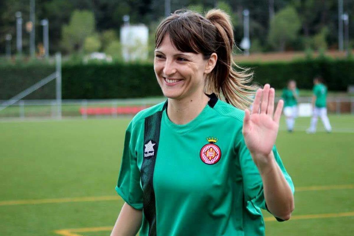 Jèssica Álvarez, amb la samarreta del Girona.