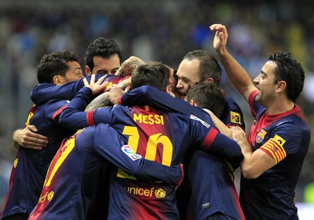 Els jugadors celebren el gol marcat per Piqué a La Rosaleda. Els jugadors celebren el gol marcat per Piqué a La Rosaleda.
