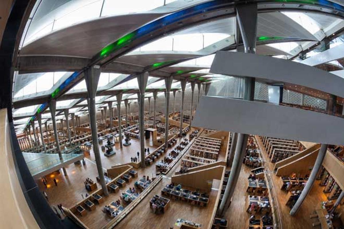 Interior de la nueva Biblioteca de Alejandría