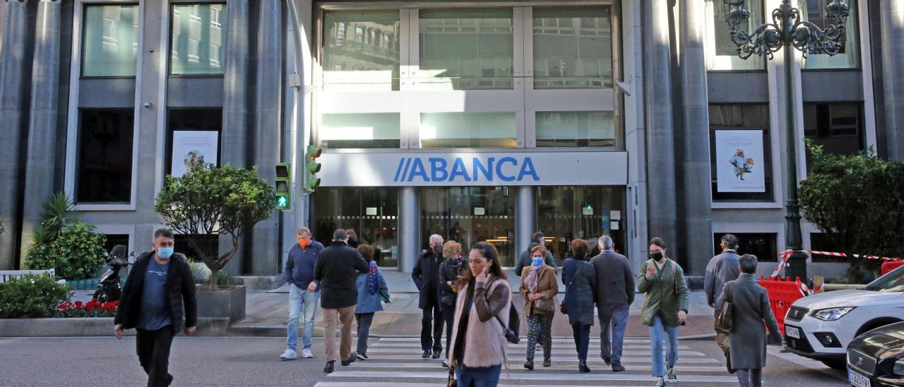 Entrada de la sede de Abanca en Vigo.