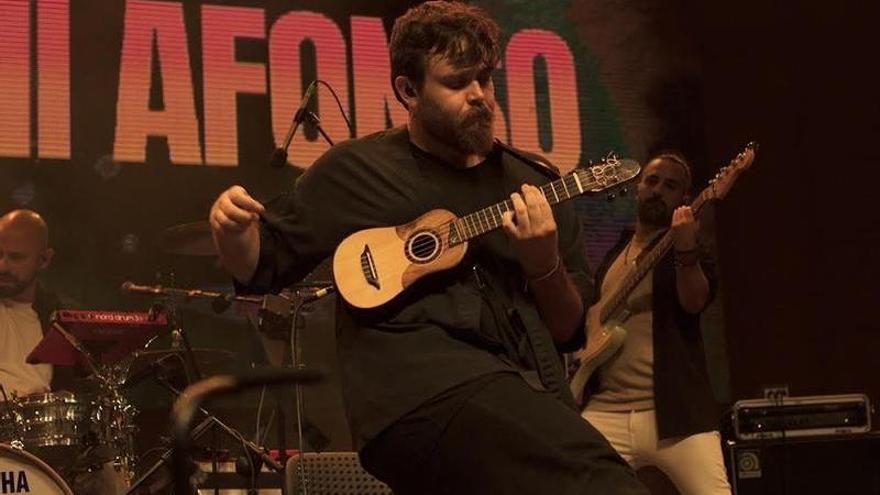 El timple de Hirahi Afonso llega a Inglaterra bajo el paraguas del Womad