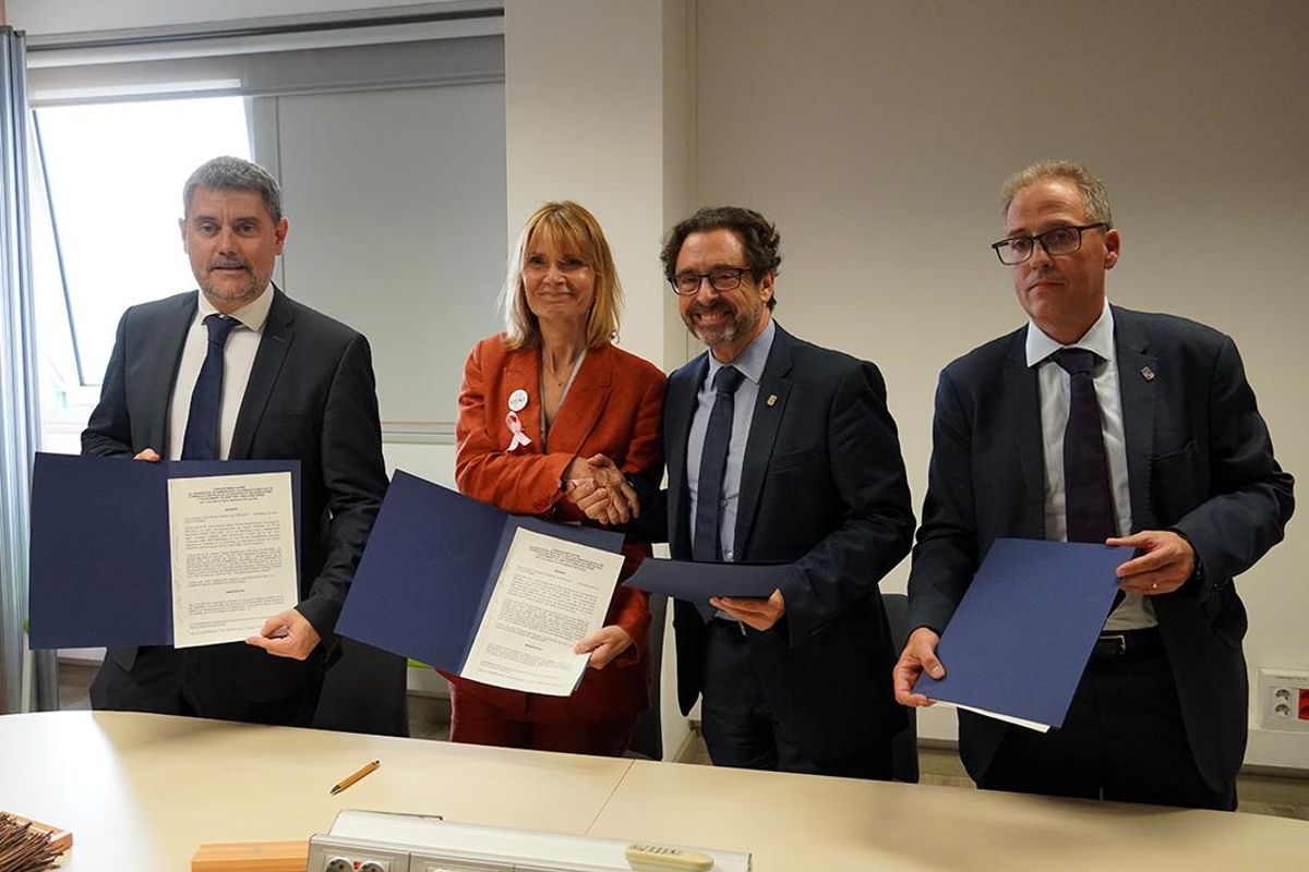 Sant Boi firma un conveni amb la UB i Prologis per apostar per la formació en el sector de la logística Sant Boi firma un conveni amb la UB i Prologis per apostar per la formació en el sector de la logística