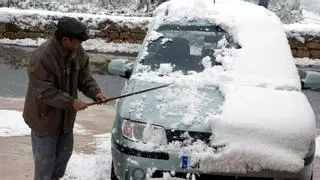 Trucos y consejos: ¿Cómo retirar la nieve y el hielo del coche?