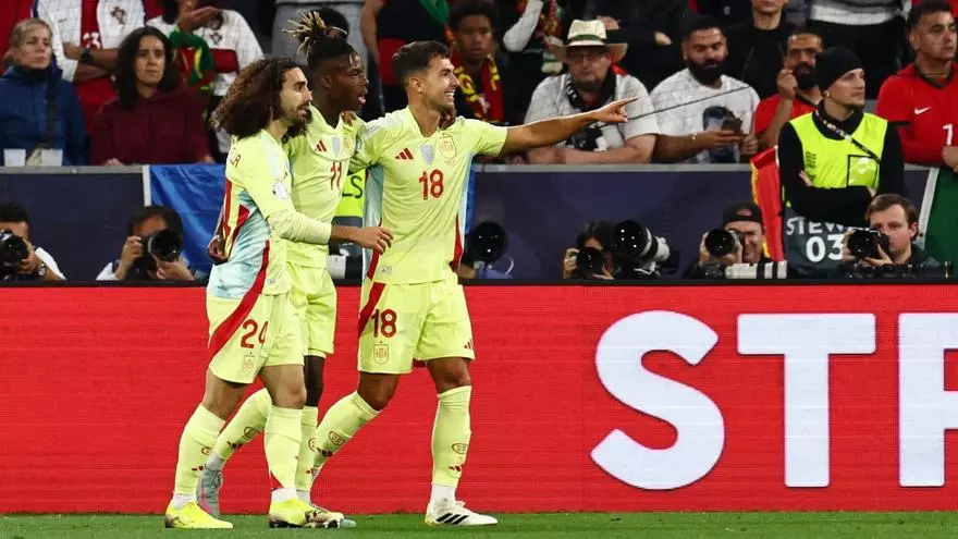 Cucurella: "A Nico Williams le entró el cagazo de que el Barça no lo inscribiera"