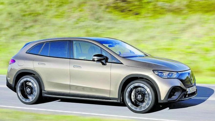 Mercedes-Benz EQE SUV: alfombra electrificada