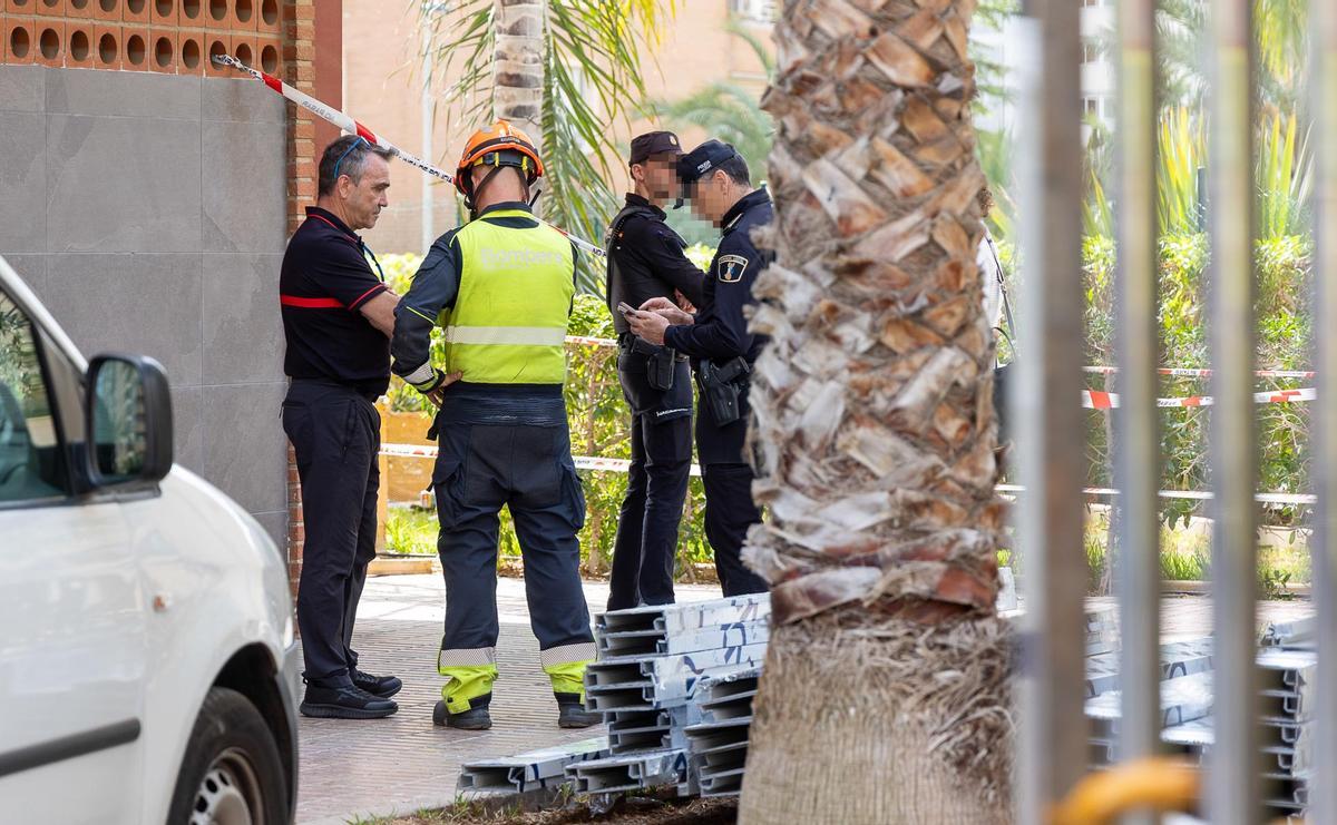 Mueren dos personas tras desplomarse un andamio en un edificio de 18 plantas en Benidorm