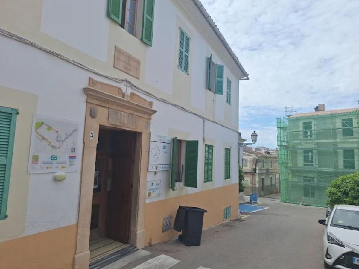 Imagen de la fachada del actual centro de salud de Artà.