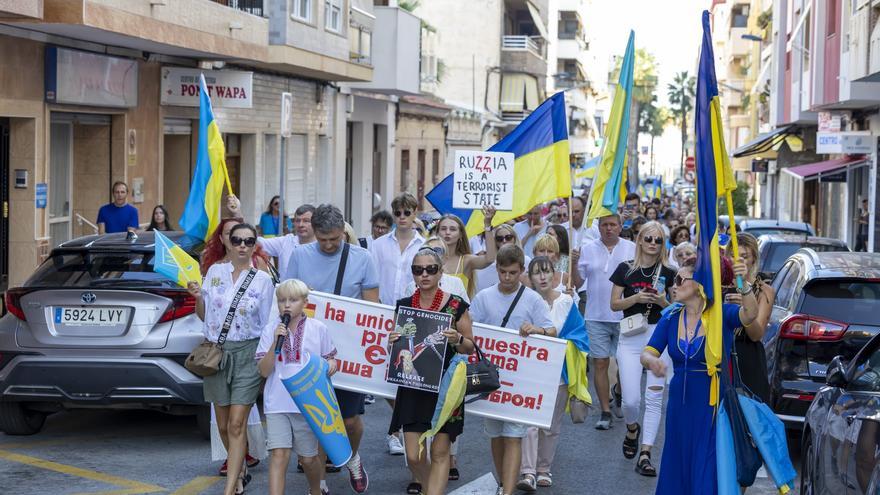 Celebración del aniversario de la independencia de Ucrania en las calles de Torrevieja y el Parque de las Naciones