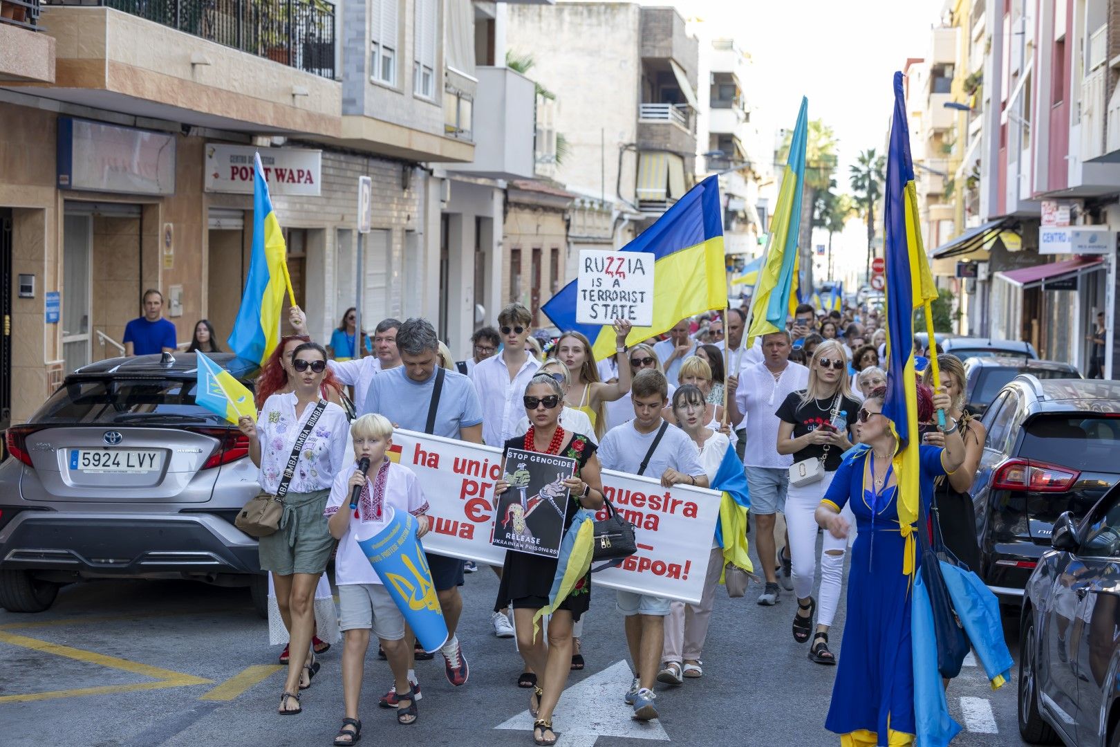 Celebración del aniversario de la independencia de Ucrania en las calles de Torrevieja y el Parque de las Naciones