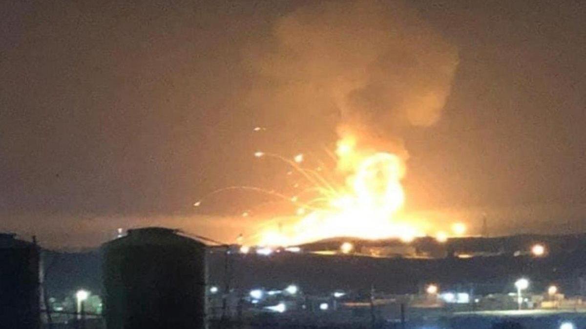Fuerte explosión en un almacén de municiones en Jordania