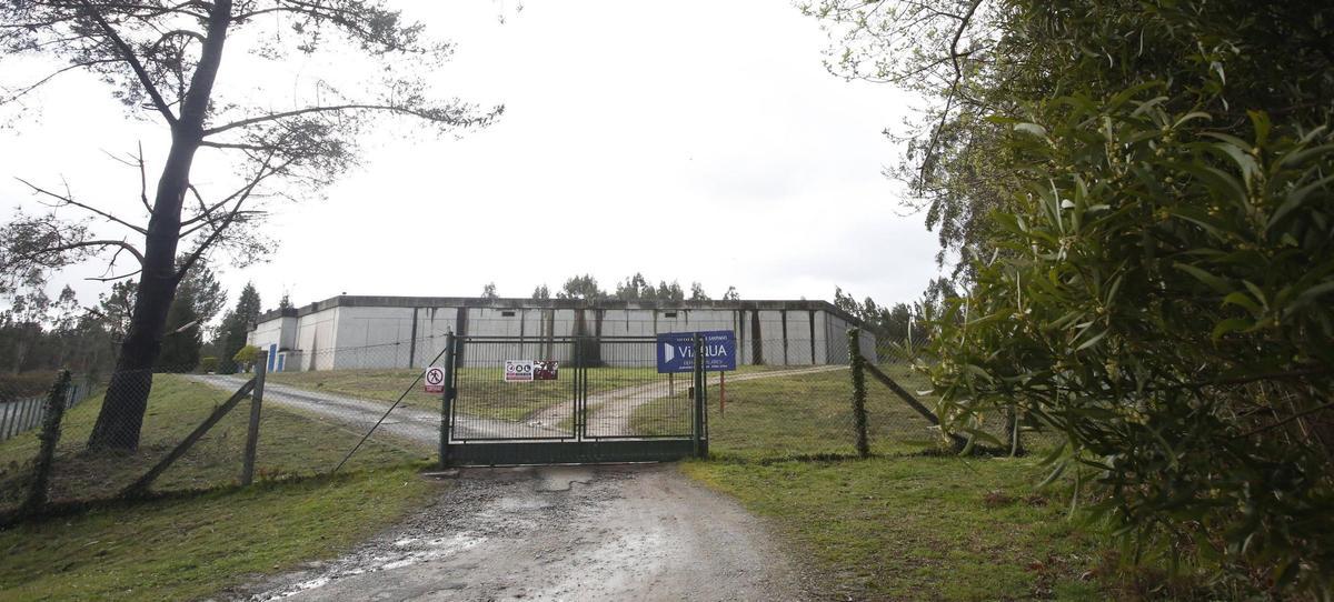 Depósito de auga no lugar de Vilares