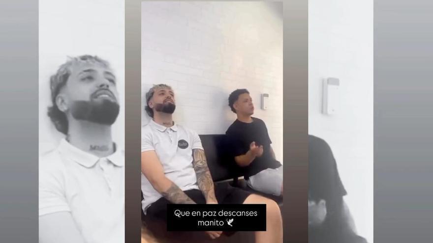 El joven peluquero asesinado, en un vídeo publicado por su amigo en redes sociales