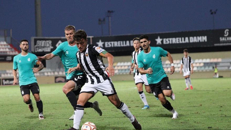 Miguelón Ferrer besiegelt den Abschluss der Vorbereitungsphase des CD Castellón B mit Sieg in Reus (0-1)