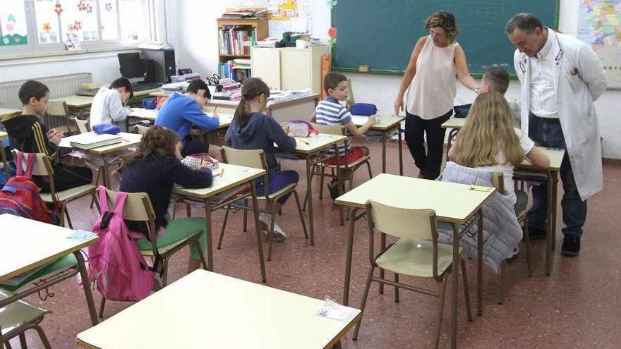 Profesores, en un aula de un colegio de Ourense. // iñaki Osorio