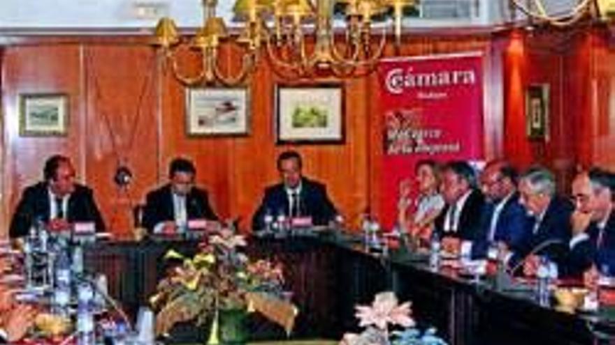 Herrera, reelegido por unanimidad presidente de la cámara de comercio