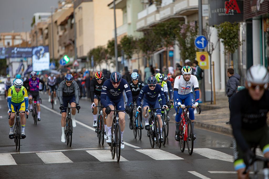 Salida de la Vuelta Ciclista a la Región de Murcia en San Javier