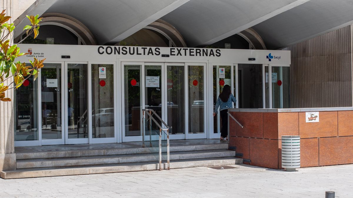 Entrada al hospital Virgen de la Concha.