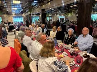 La fiesta de los pensionistas de Lugones para homenajear a su "jubilado mayor"