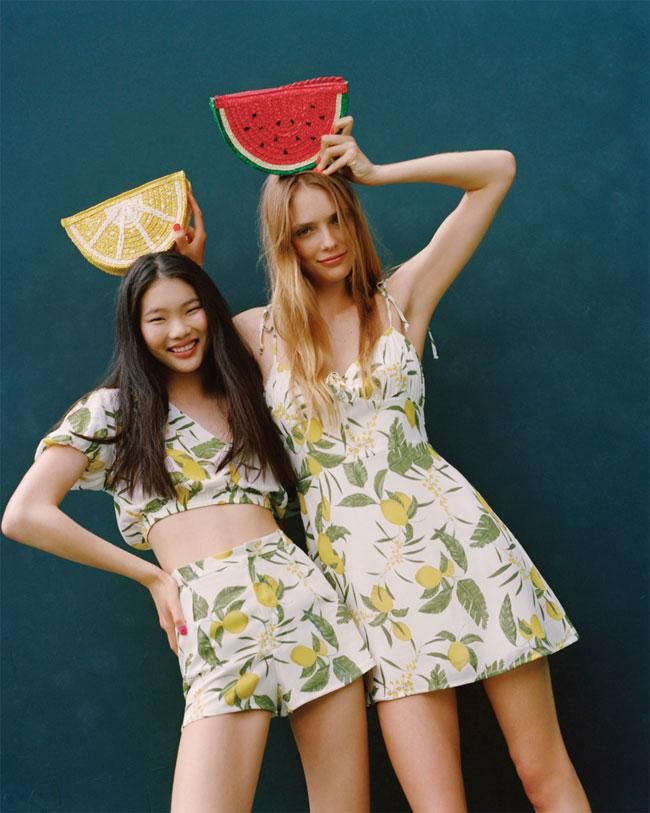 Bolsos tropicales de las rebajas de Pull&Bear