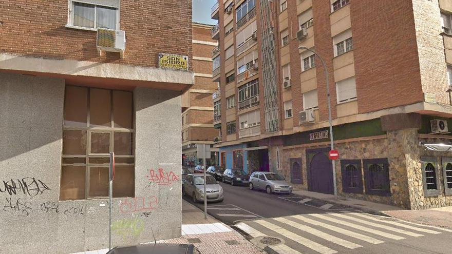 Una joven, muy grave tras caer de un cuarto piso en Badajoz