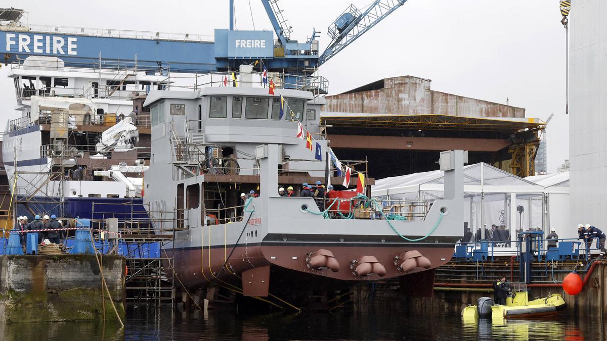 Botadura del «A22 Proserpina» en Freire Shipyard.