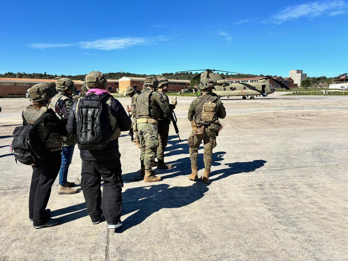 Les imatges del curs per conèixer com actuar en zones de conflicte a la base de Sant Climent