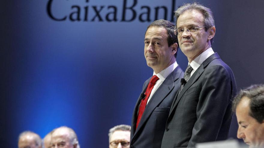 El presidente de CaixaBank, Jordi Gual, y el consejero delegado, Gonzalo Gortázar.