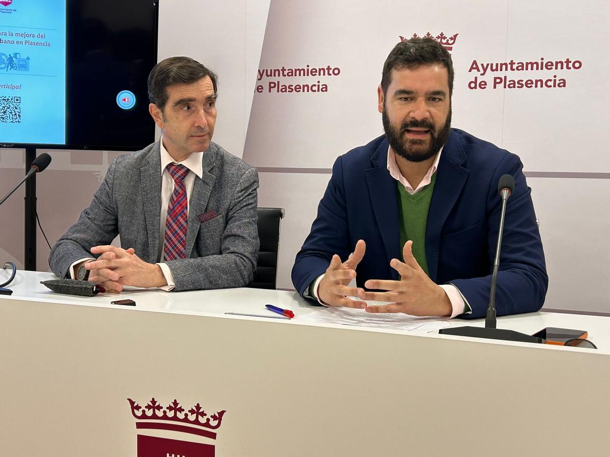 Presentación de la encuesta sobre el servicio de autobús urbano de Plasencia.