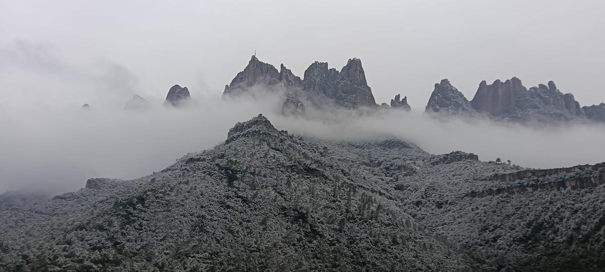 La nevada d'aquest dilluns a Montserrat