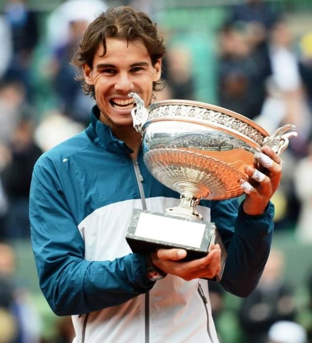 El tenista mallorquín Rafa Nadal ha conquistado este domingo su decimotercer título de Roland Garros al destrozar en la final a Novak Djokovic, sumando 20 Grand Slams en su carrera.