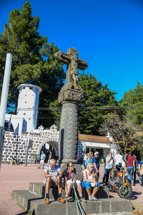 AMBIENTE TURISTAS EN TEJEDA